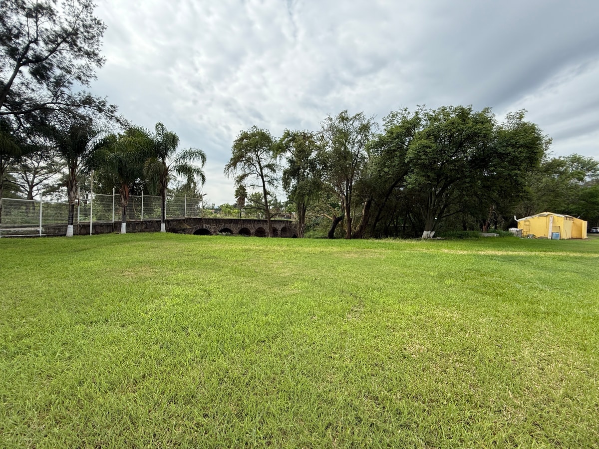 TERRENO EN VENTA EN ZAPOTLANEJO 4