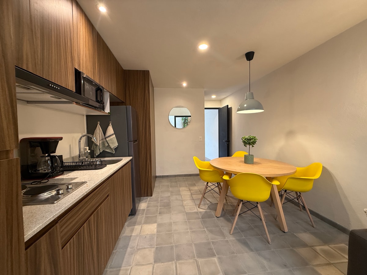 Departamento en venta en la Colonia Americana  3