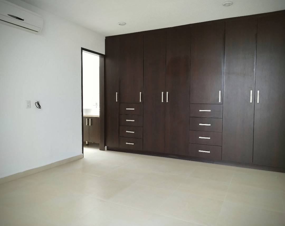 Hermosa casa en Venta Valle de Juriquilla 4