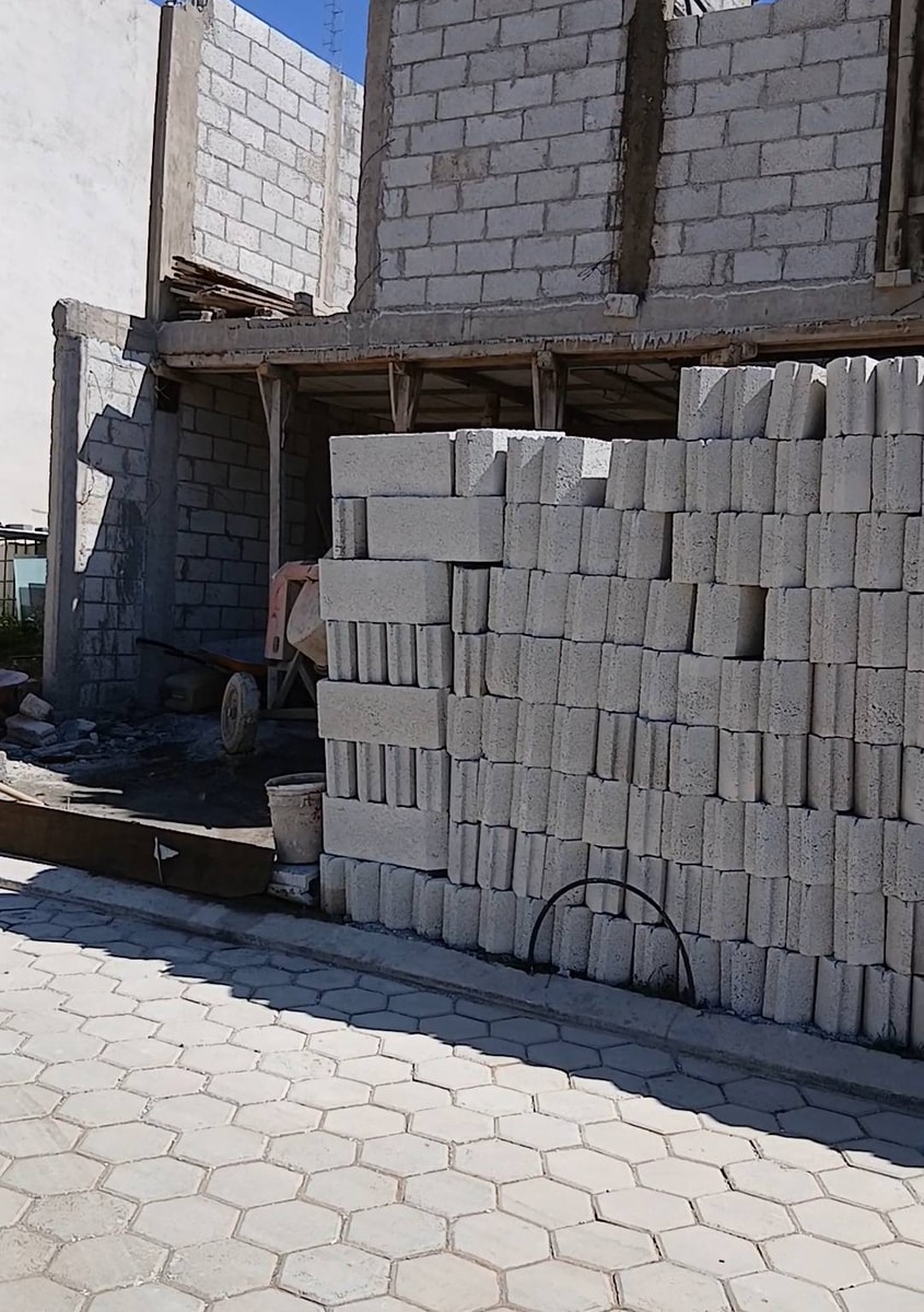 RENTA DE CASA NUEVA  3