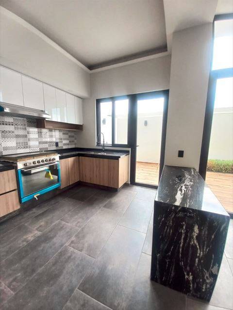 Casa en Venta a una cuadra de Galerías Santa Anita 3