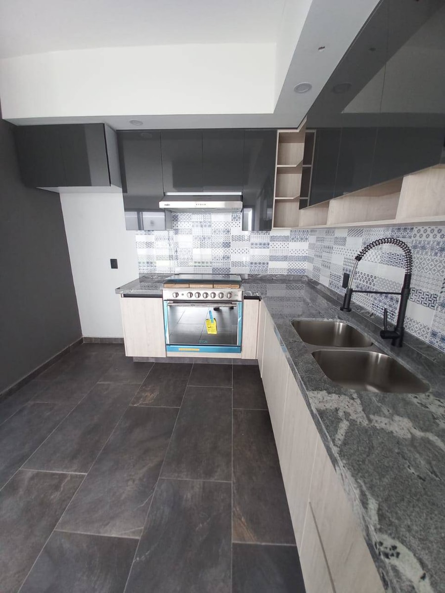 Venta de casa en el Sur a 1 cuadra de López Mateos 4