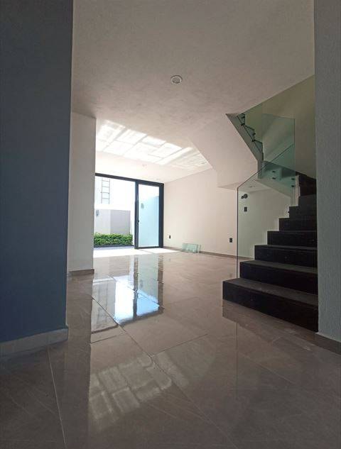 Venta de casa ubicada en zona sur 2