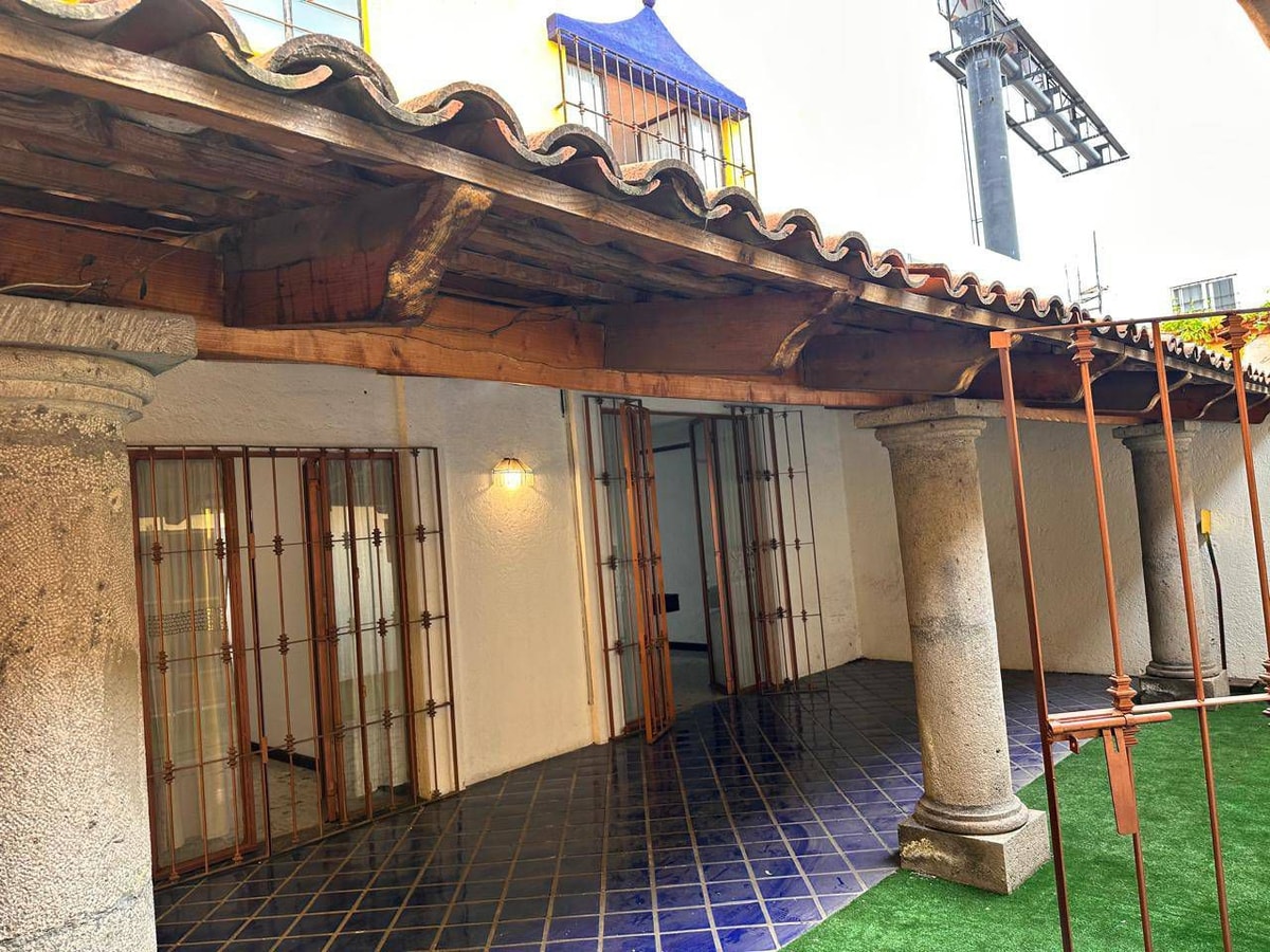 CASA + LOCAL ESTILO MEXICANO CONTEMPORÁNEO 
