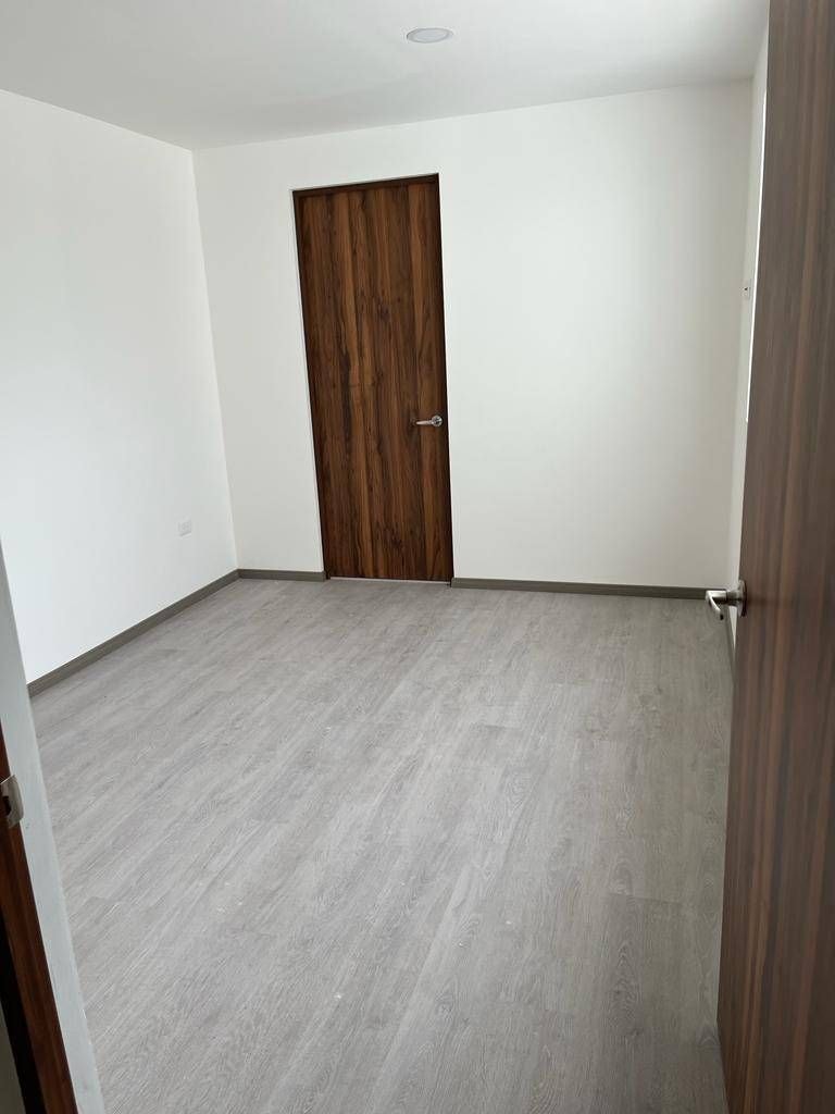 RESIDENCIA EN VENTA CON JARDIN AMPLIO 4