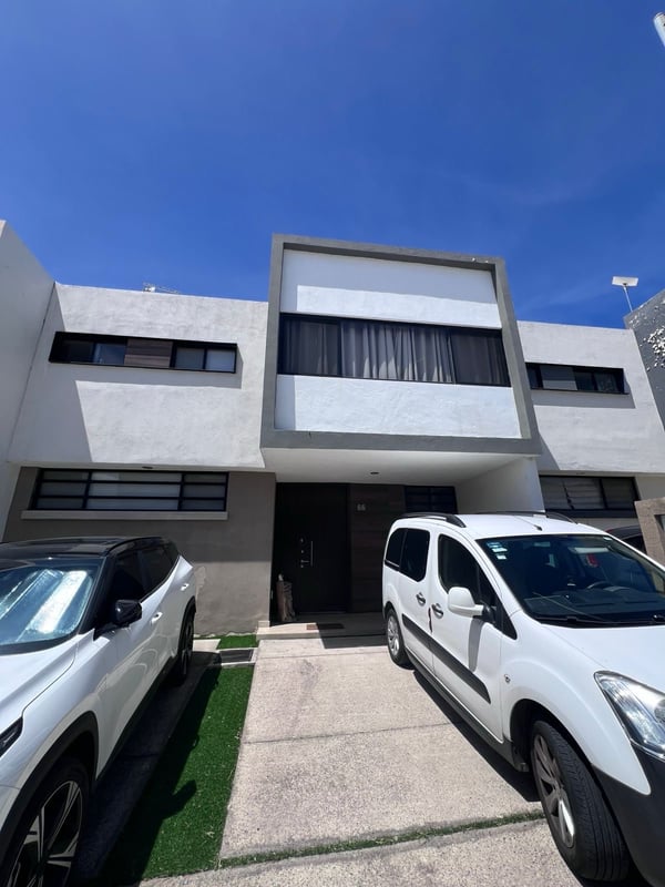 Casa BOSQUES DE SANTA ANITA