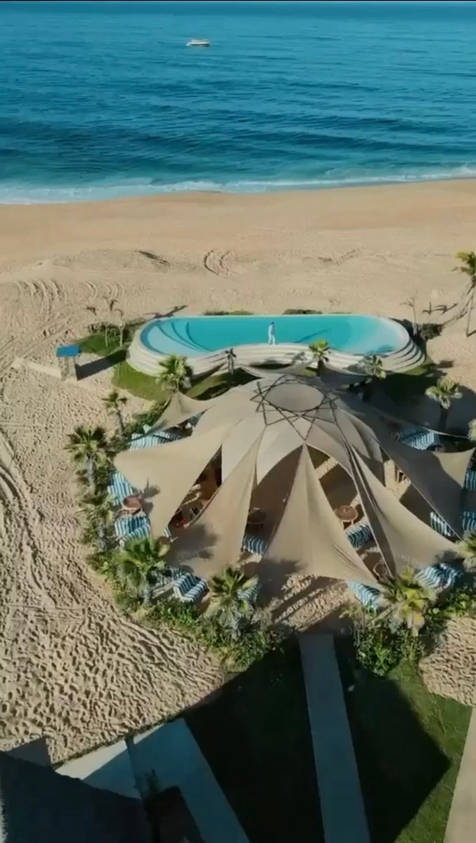 Terrenos con aeropuerto privado a pie de playa  3