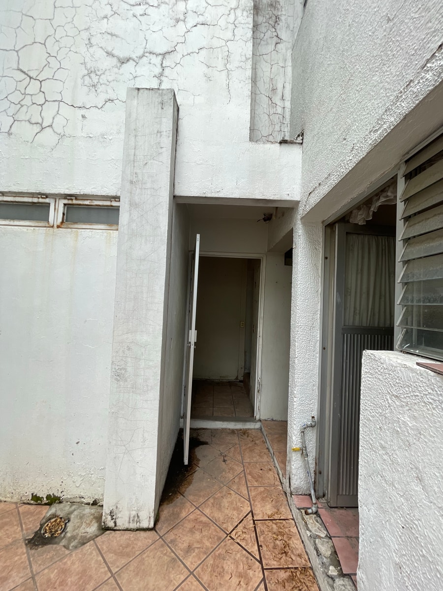 Calle José Guadalupe Montenegro colonia Arcos 3