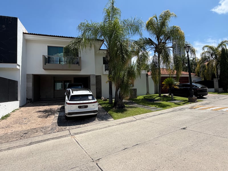 Puerta de Hierro | Renta de increíble residencia
