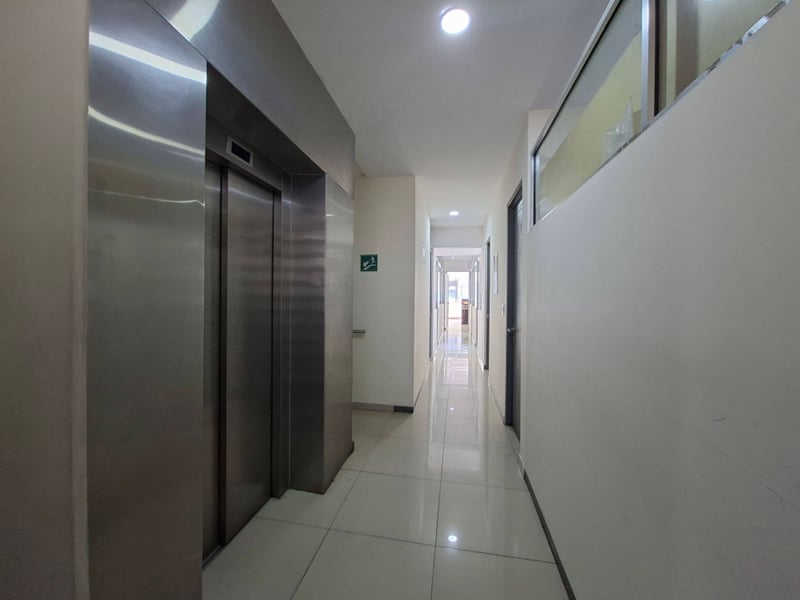 EDIFICIO PARA OFICINAS EN ZONA COMERCIAL LA PAZ, foto 6 de 11